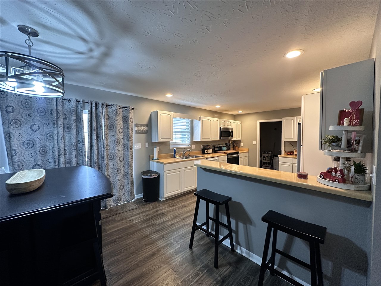 781 Hunts Lane