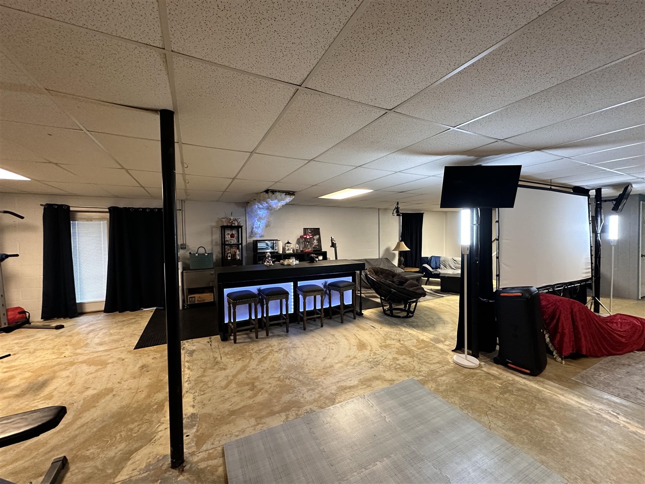 781 Hunts Lane