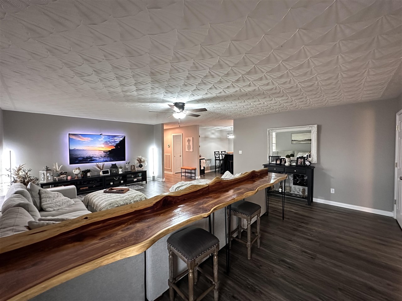 781 Hunts Lane