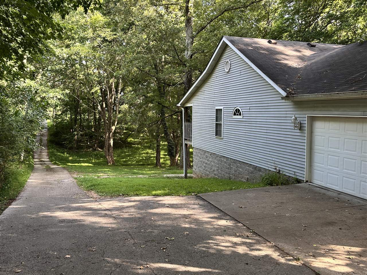 781 Hunts Lane