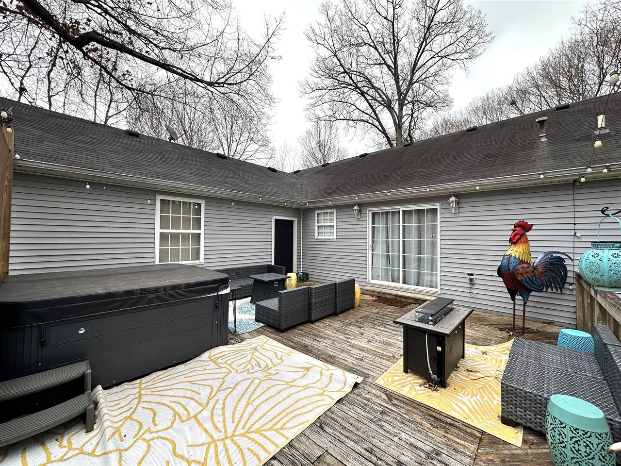 781 Hunts Lane