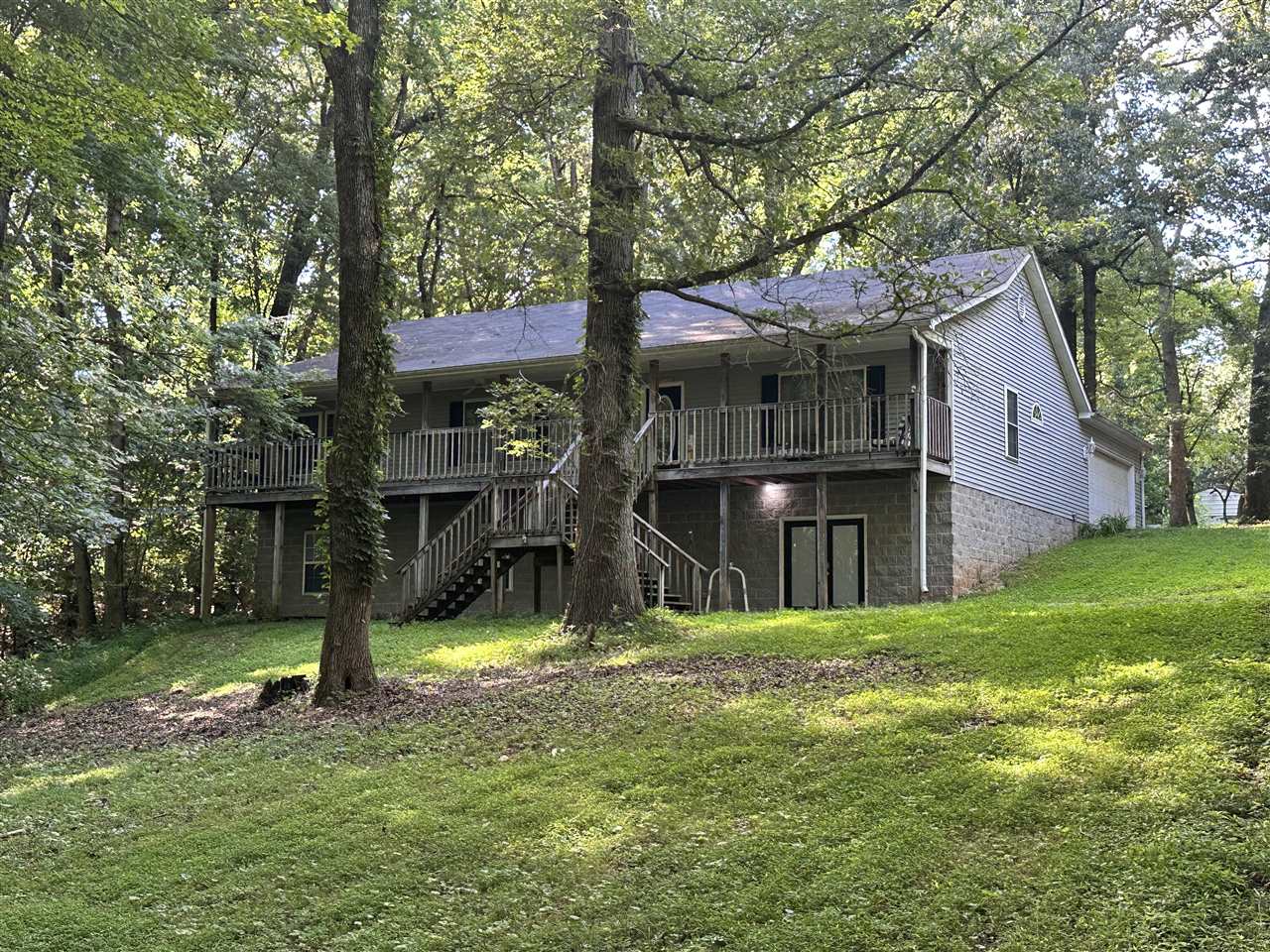 781 Hunts Lane