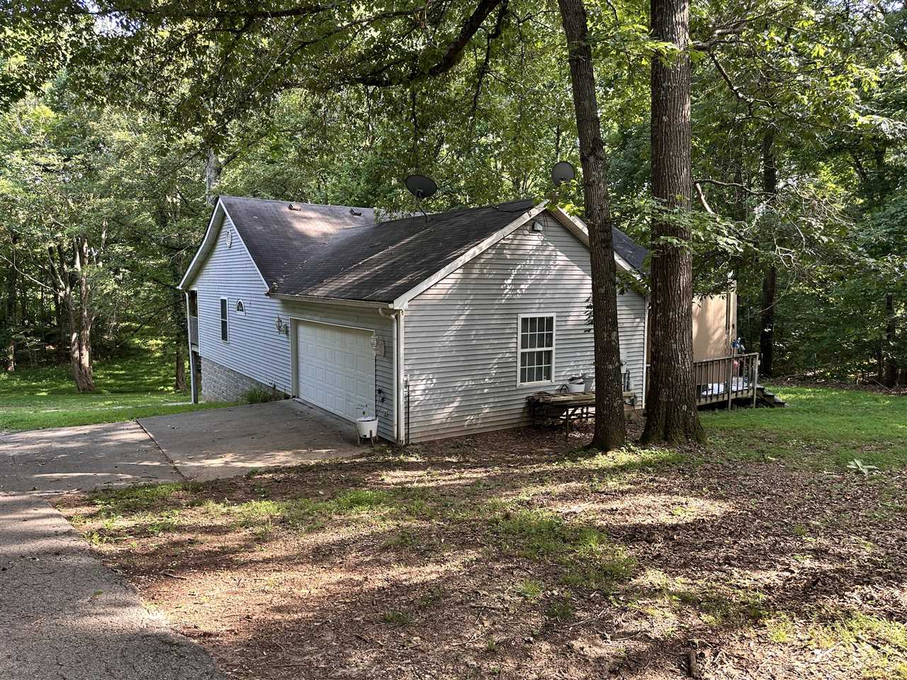 781 Hunts Lane