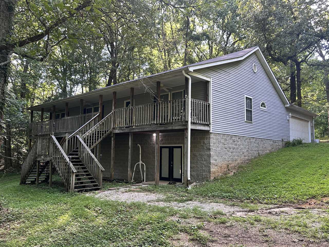 781 Hunts Lane