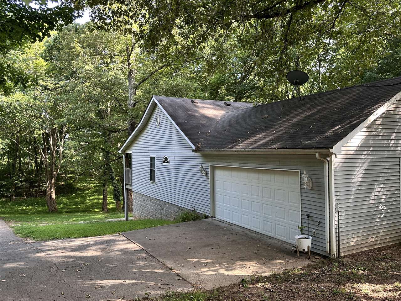 781 Hunts Lane