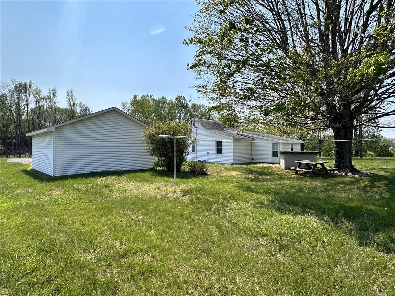 1474 Crow Road