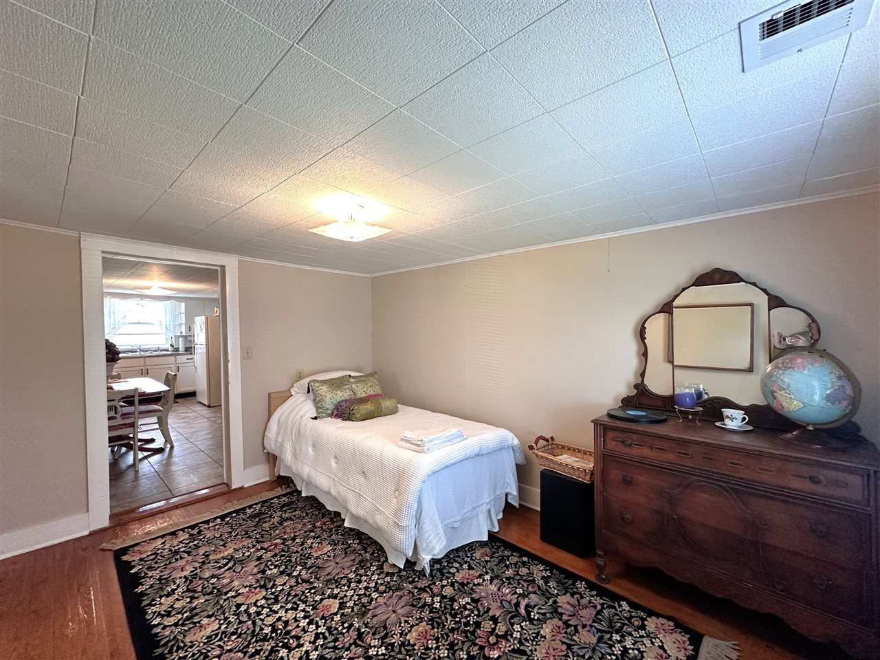1474 Crow Road