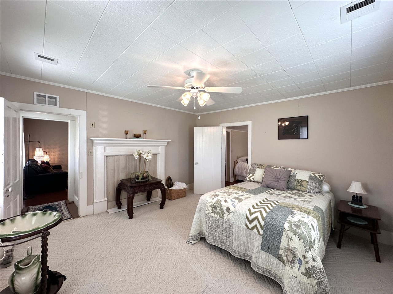 1474 Crow Road