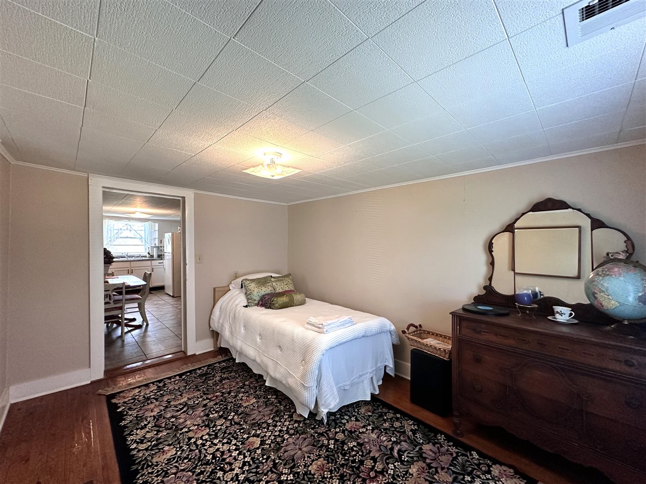 1474 Crow Road