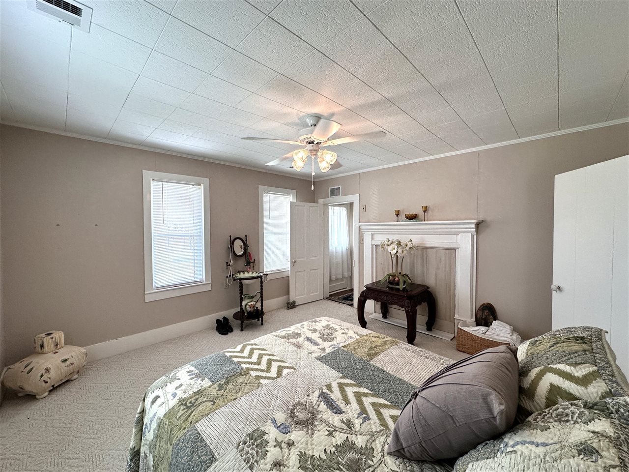 1474 Crow Road