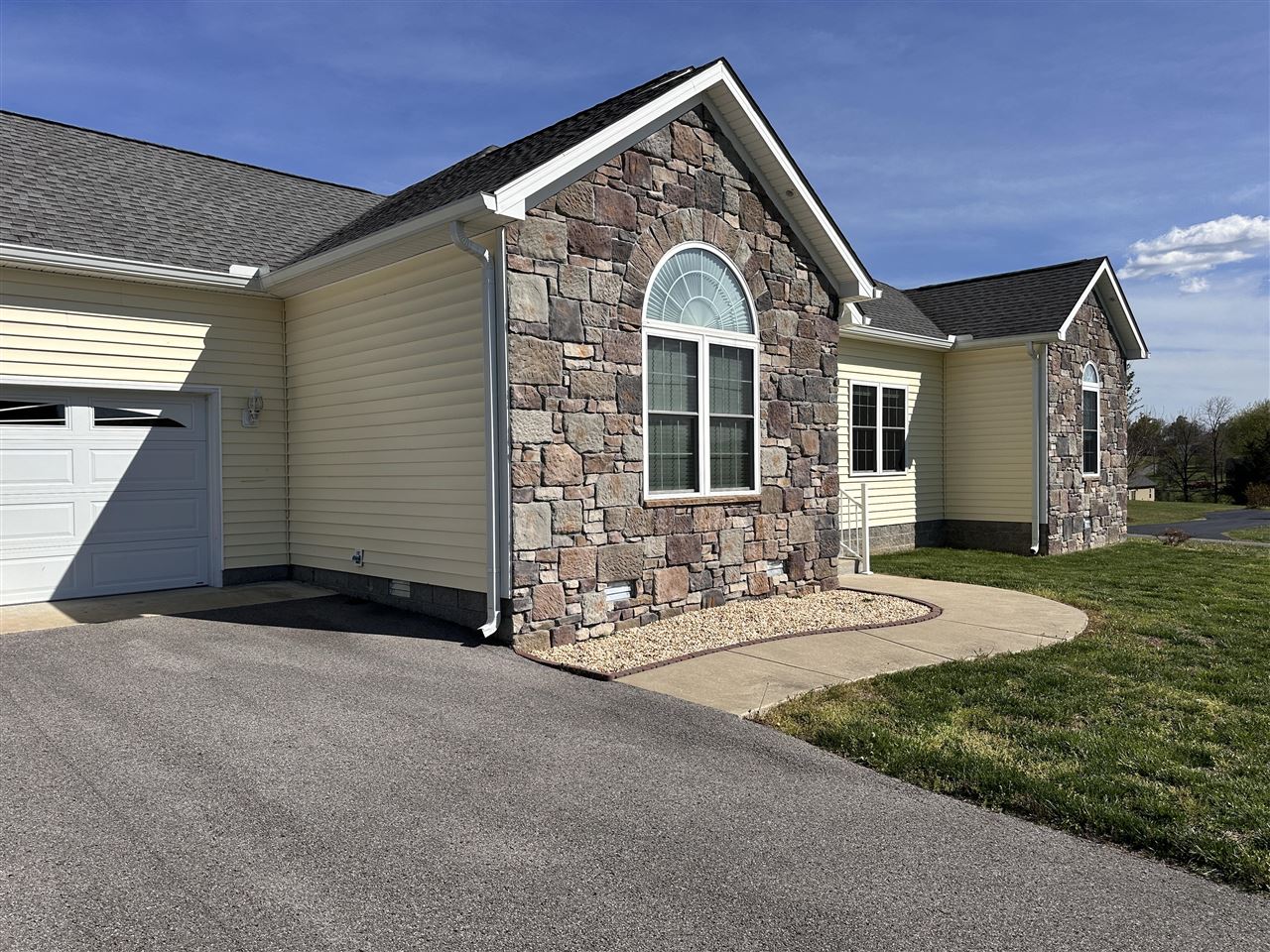 81 Stone Trace Court