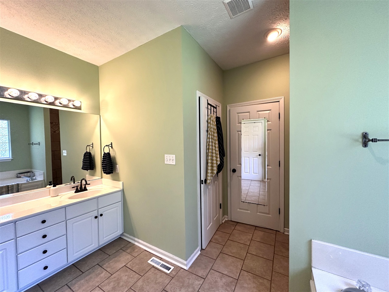 3378 Red Oak Court