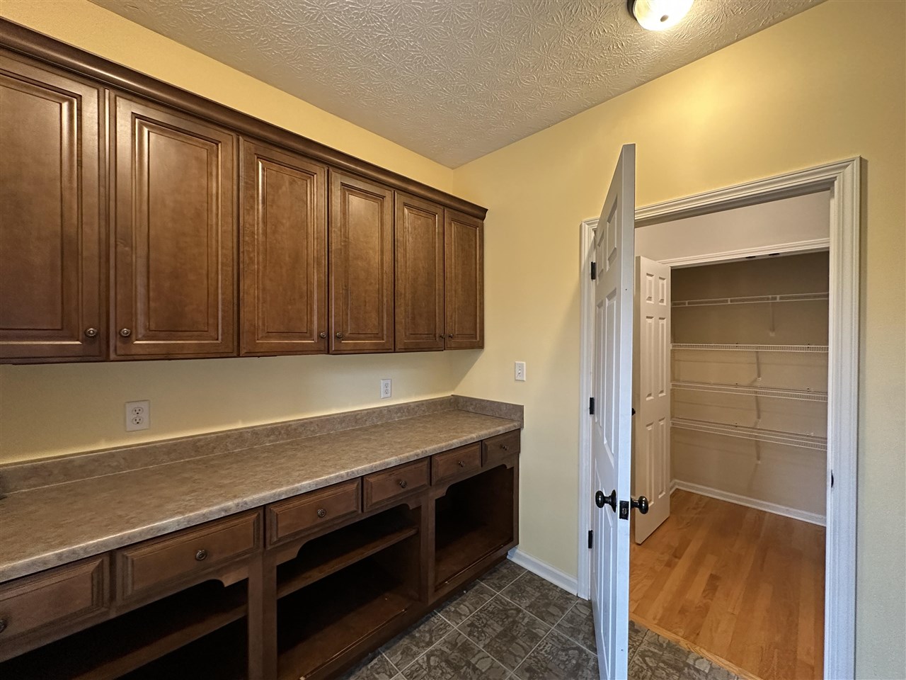 3378 Red Oak Court