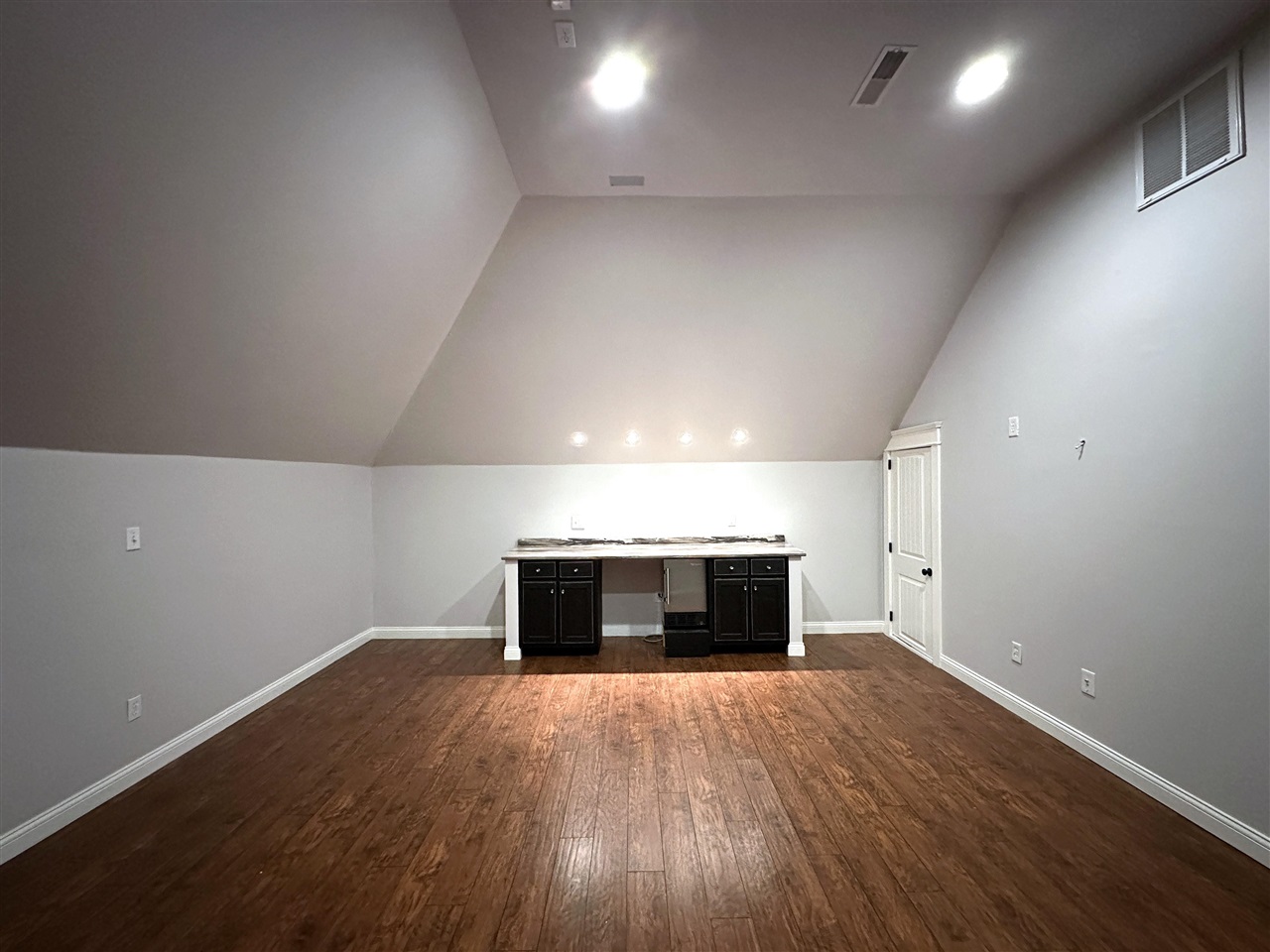 827 Annmarie Court