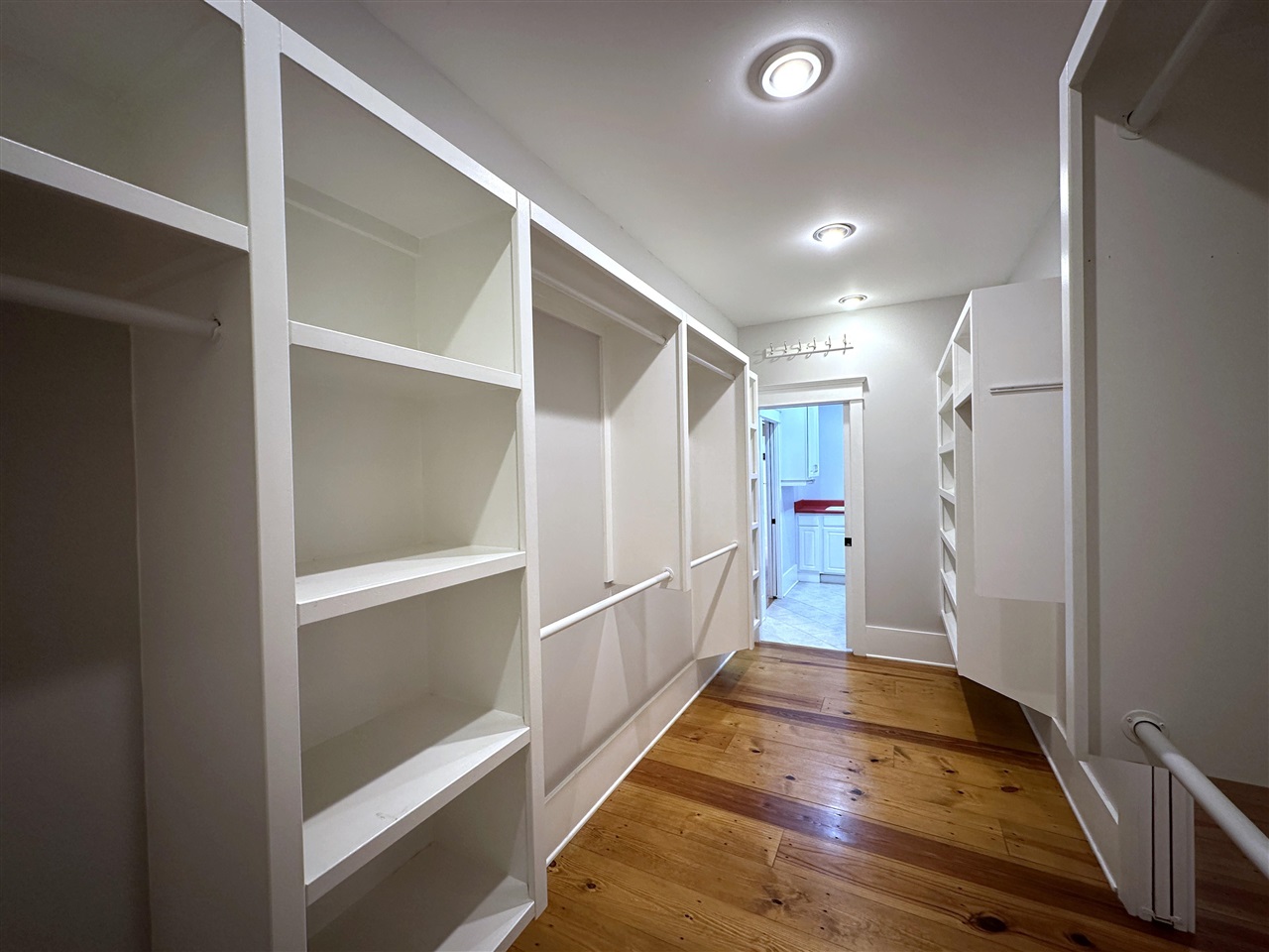 827 Annmarie Court
