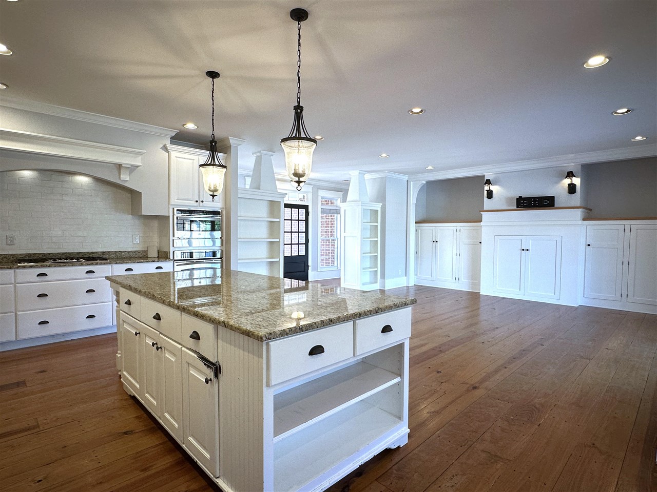 827 Annmarie Court