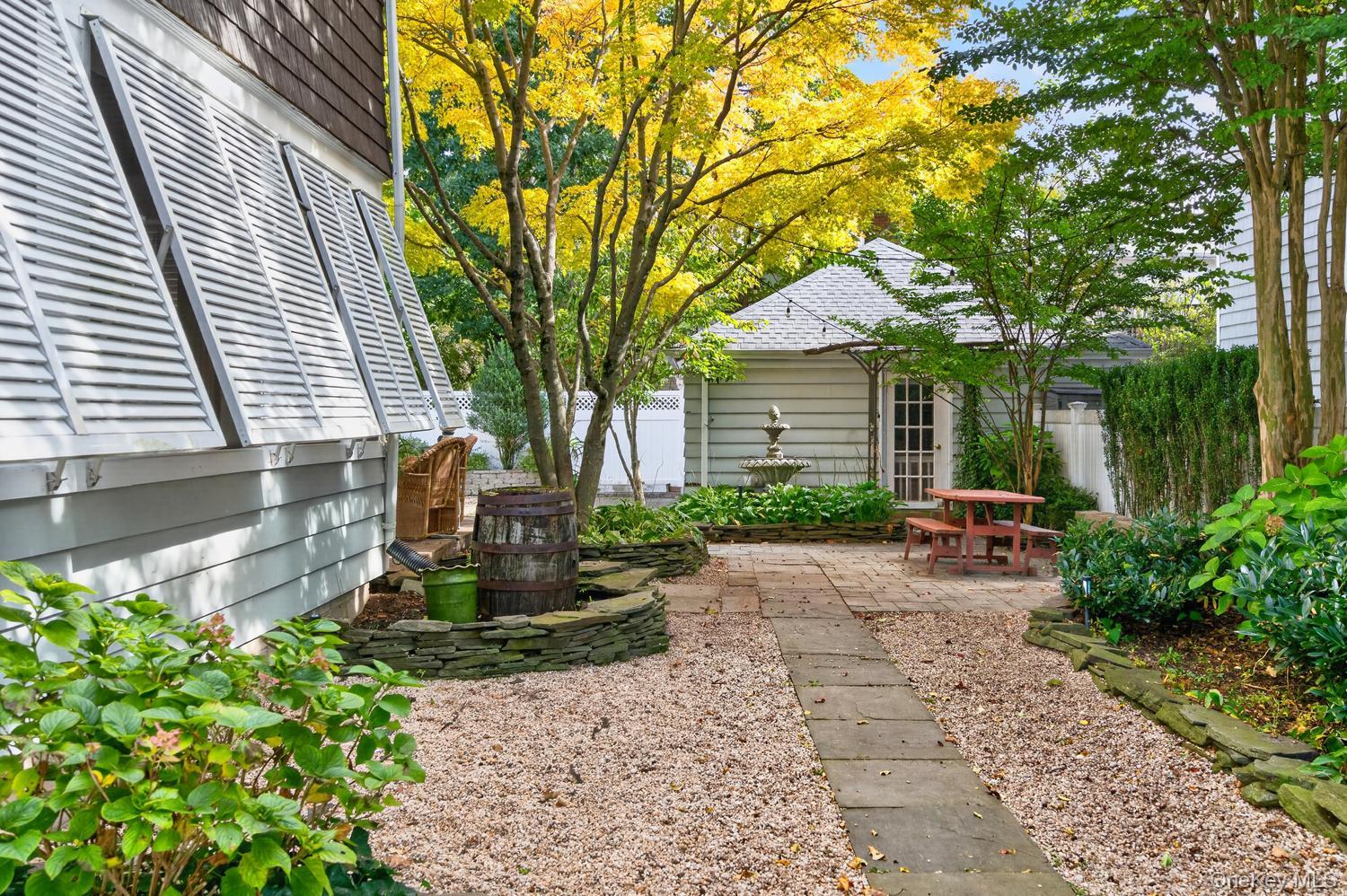 17 Adams Avenue