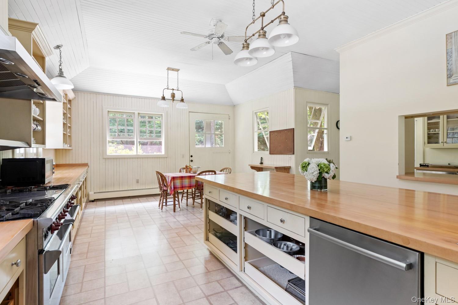 62 Cove Neck Road