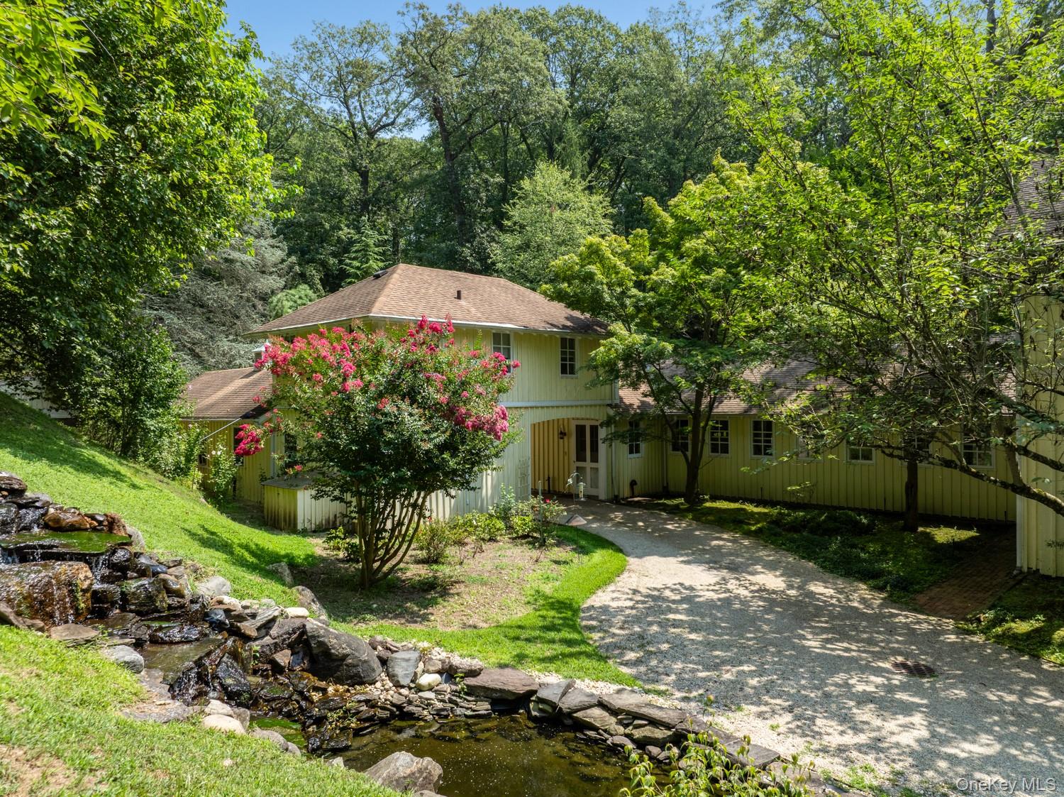 62 Cove Neck Road