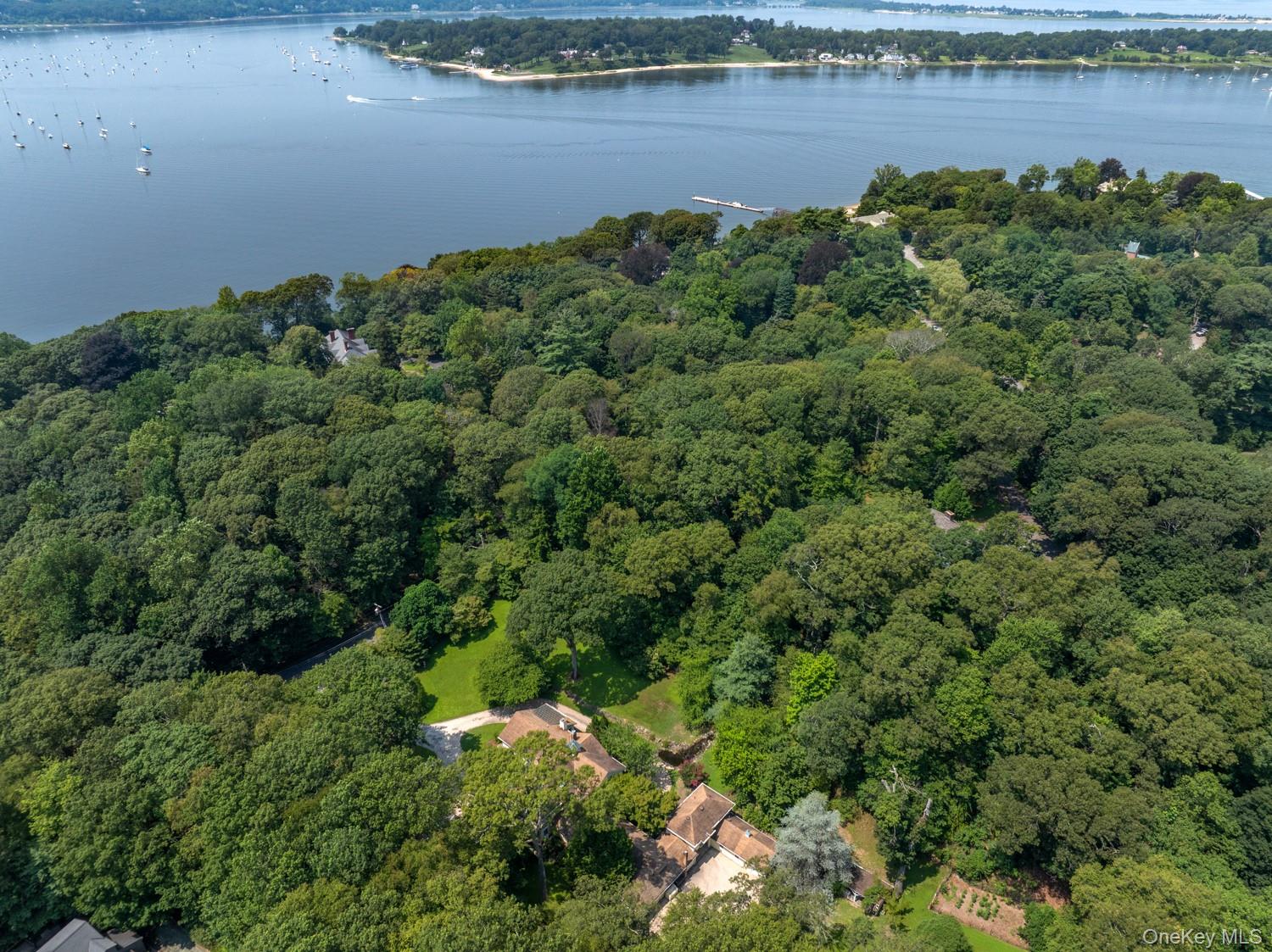 62 Cove Neck Road