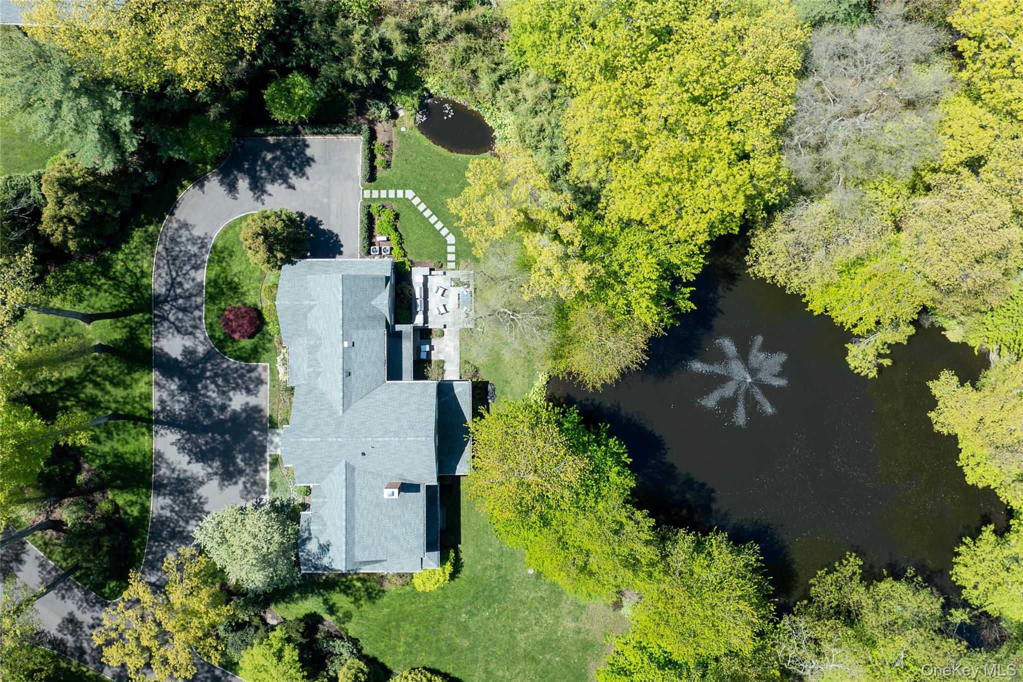 24 Matinecock Farms Road