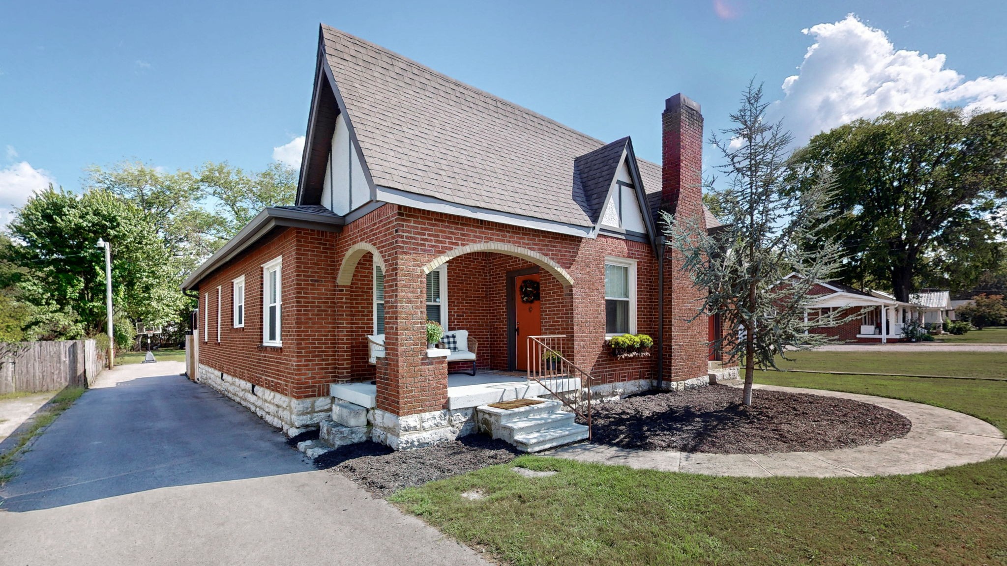 123 N Hatton Ave