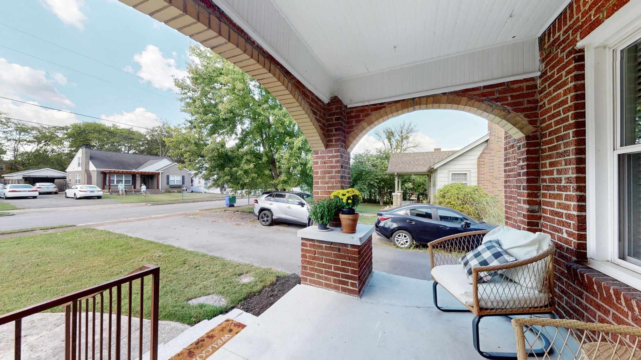 123 N Hatton Ave