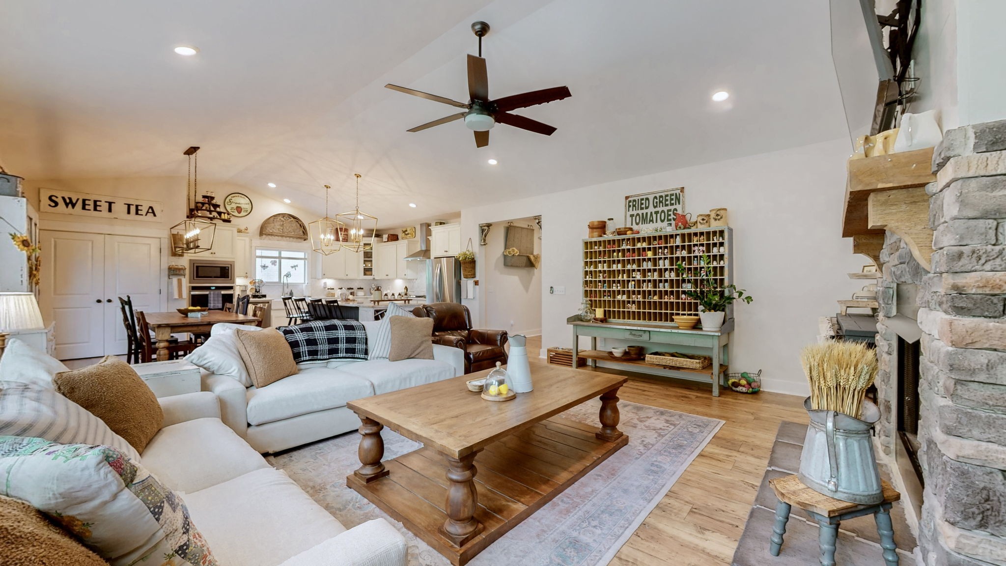 9003 Grayson Cir