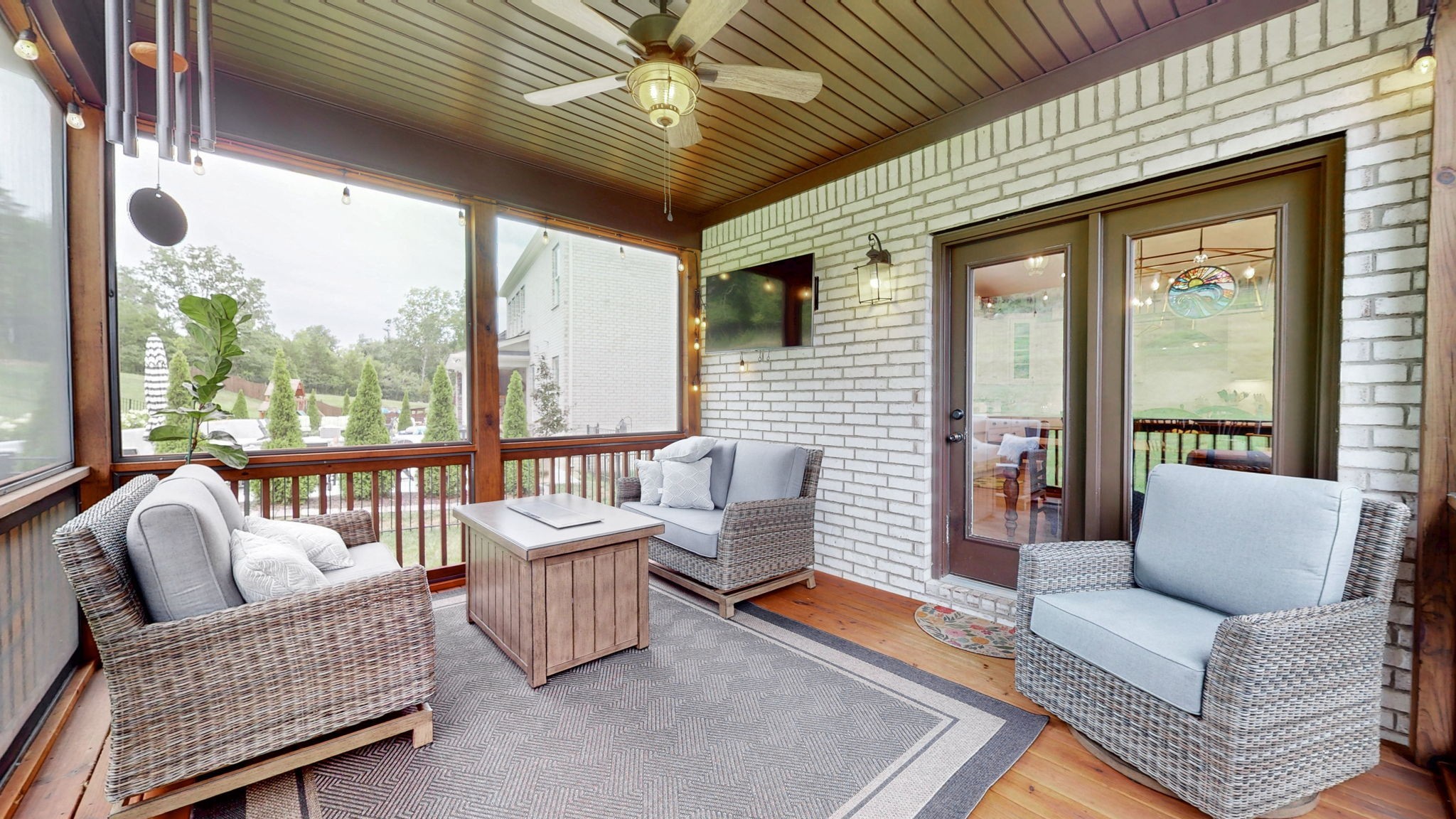 9003 Grayson Cir