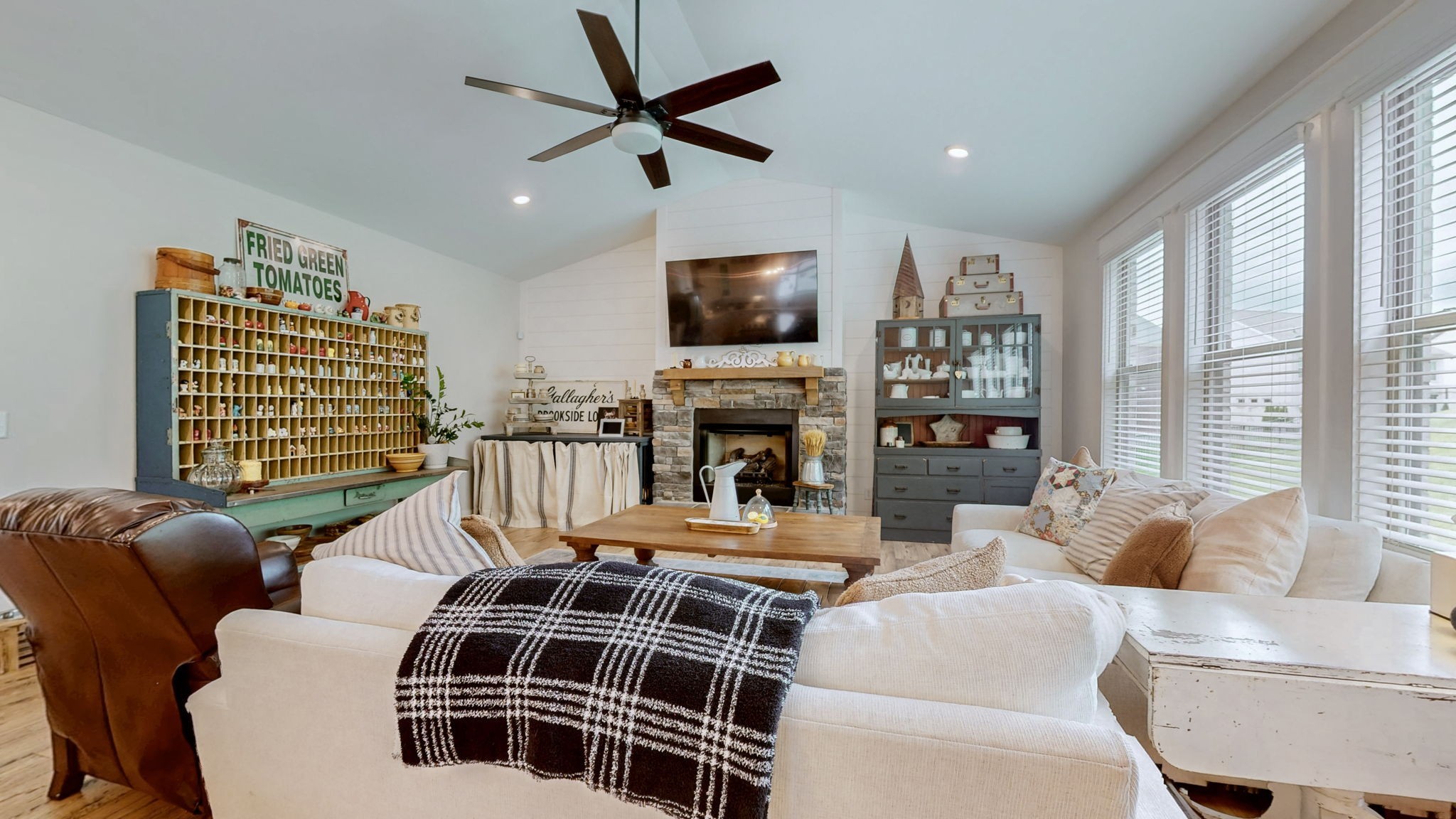 9003 Grayson Cir