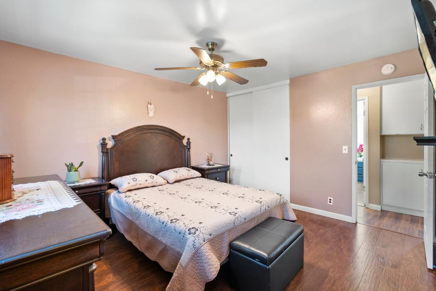 1737 Crucero DR