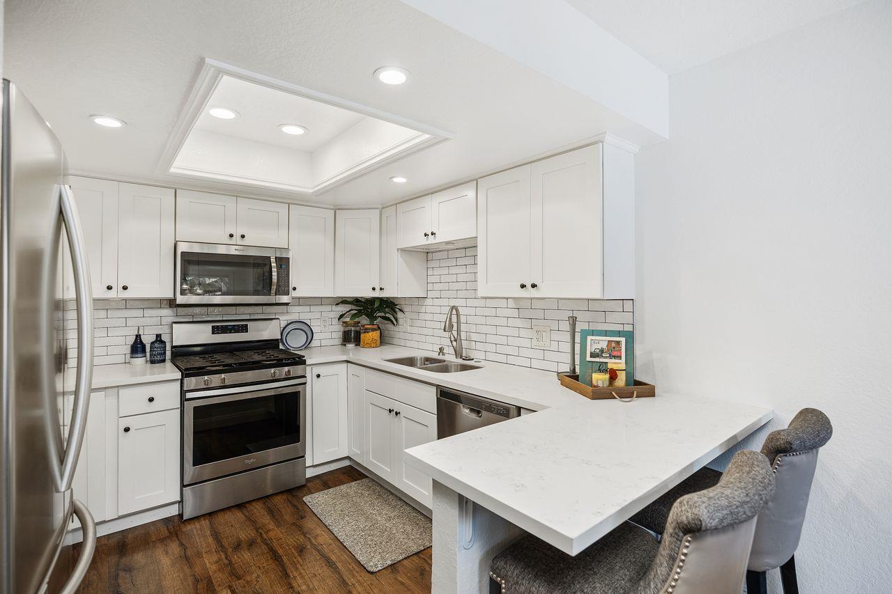 1433 Vista Grande 114