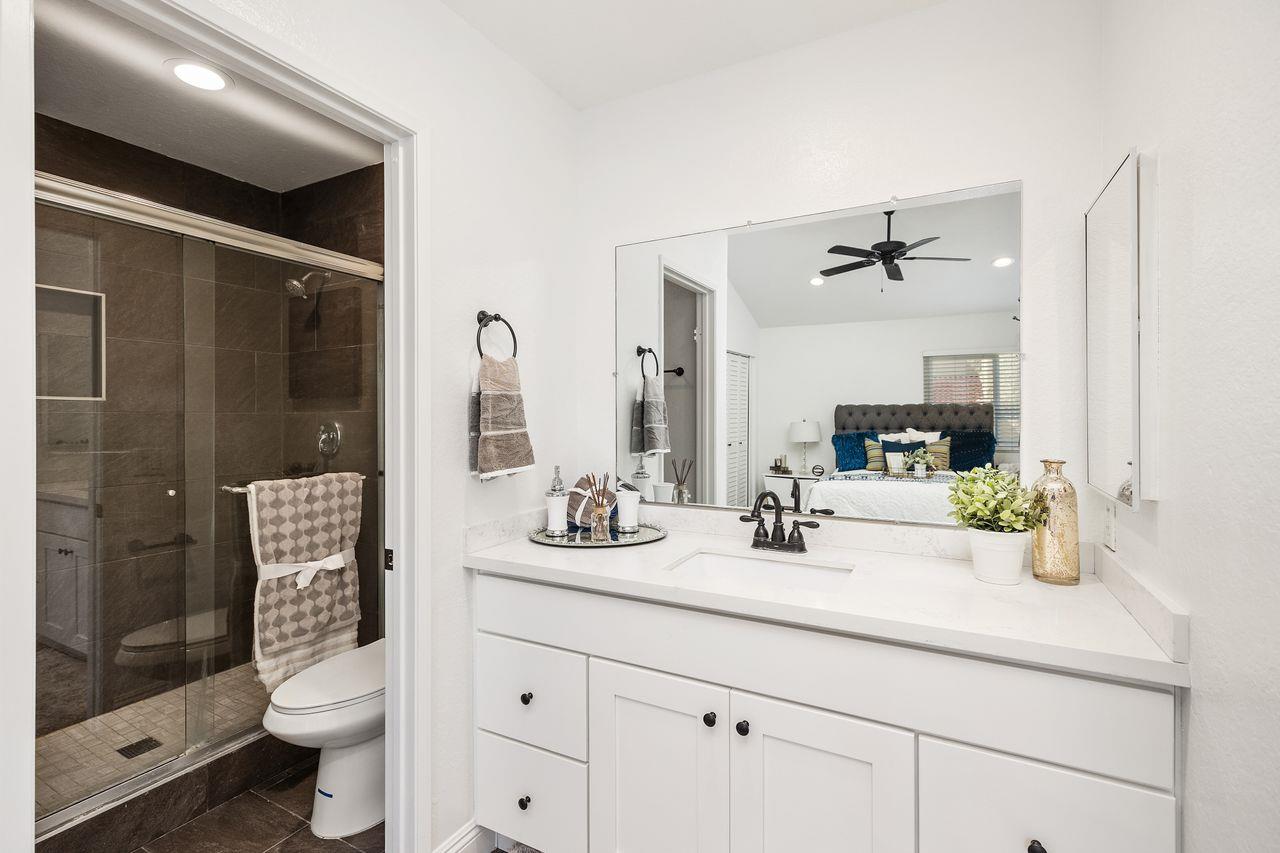 1433 Vista Grande 114