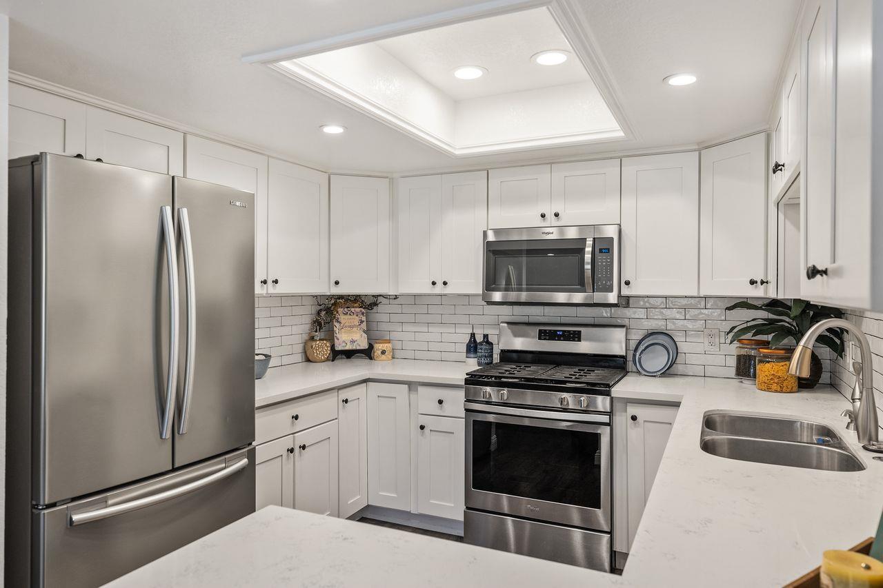 1433 Vista Grande 114