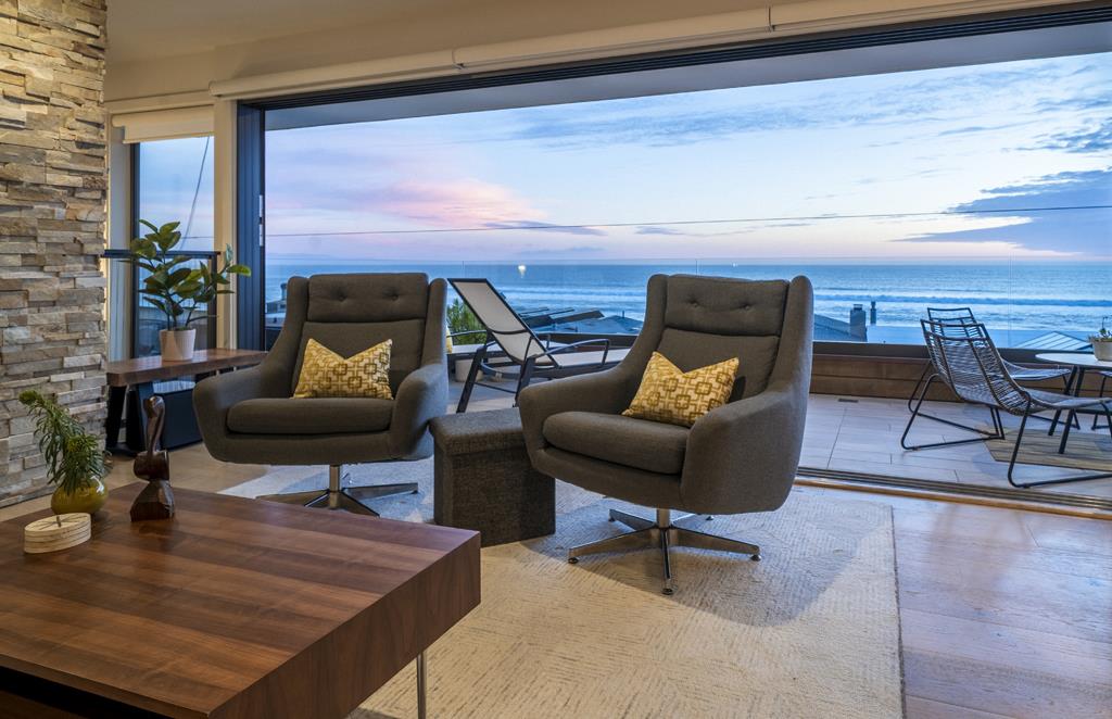544 Beach DR