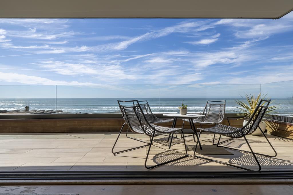 544 Beach DR