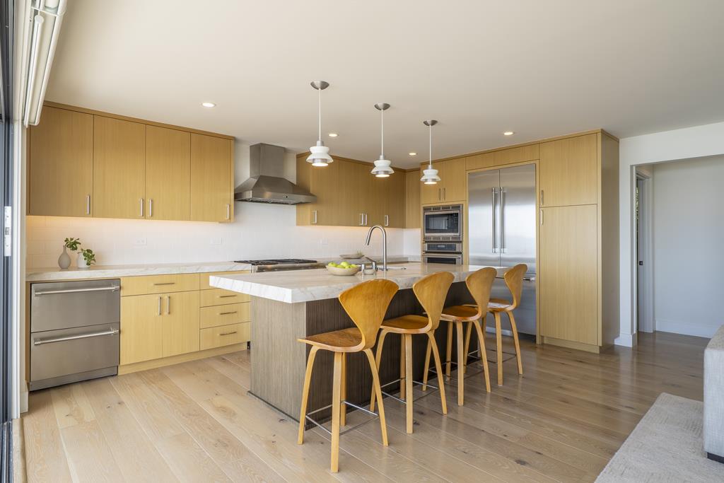 544 Beach DR