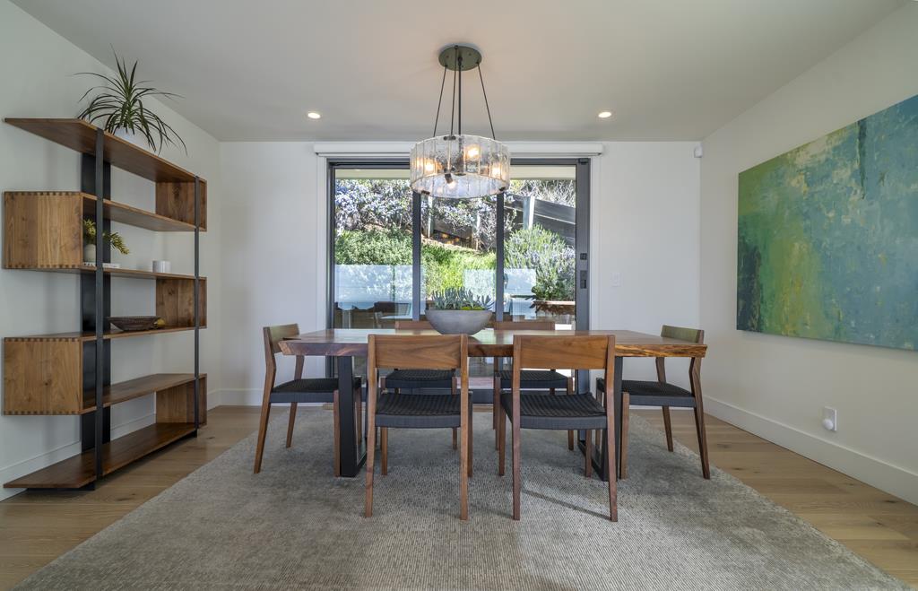 544 Beach DR