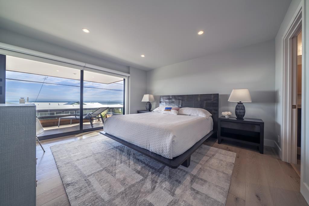544 Beach DR