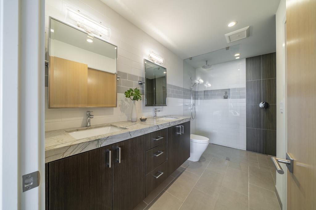544 Beach DR