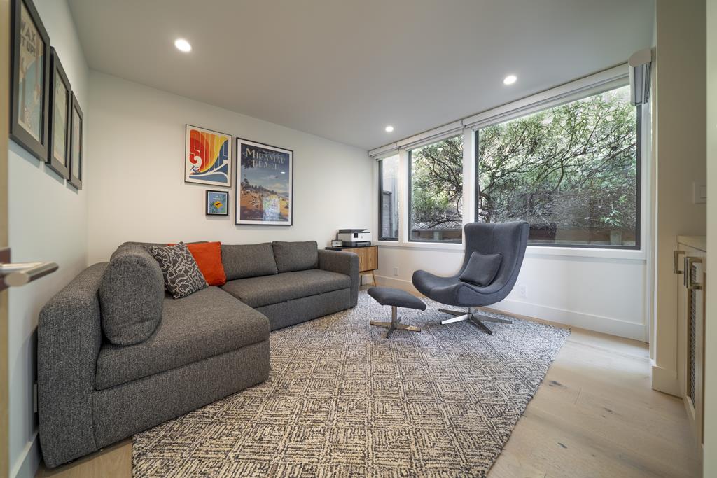 544 Beach DR