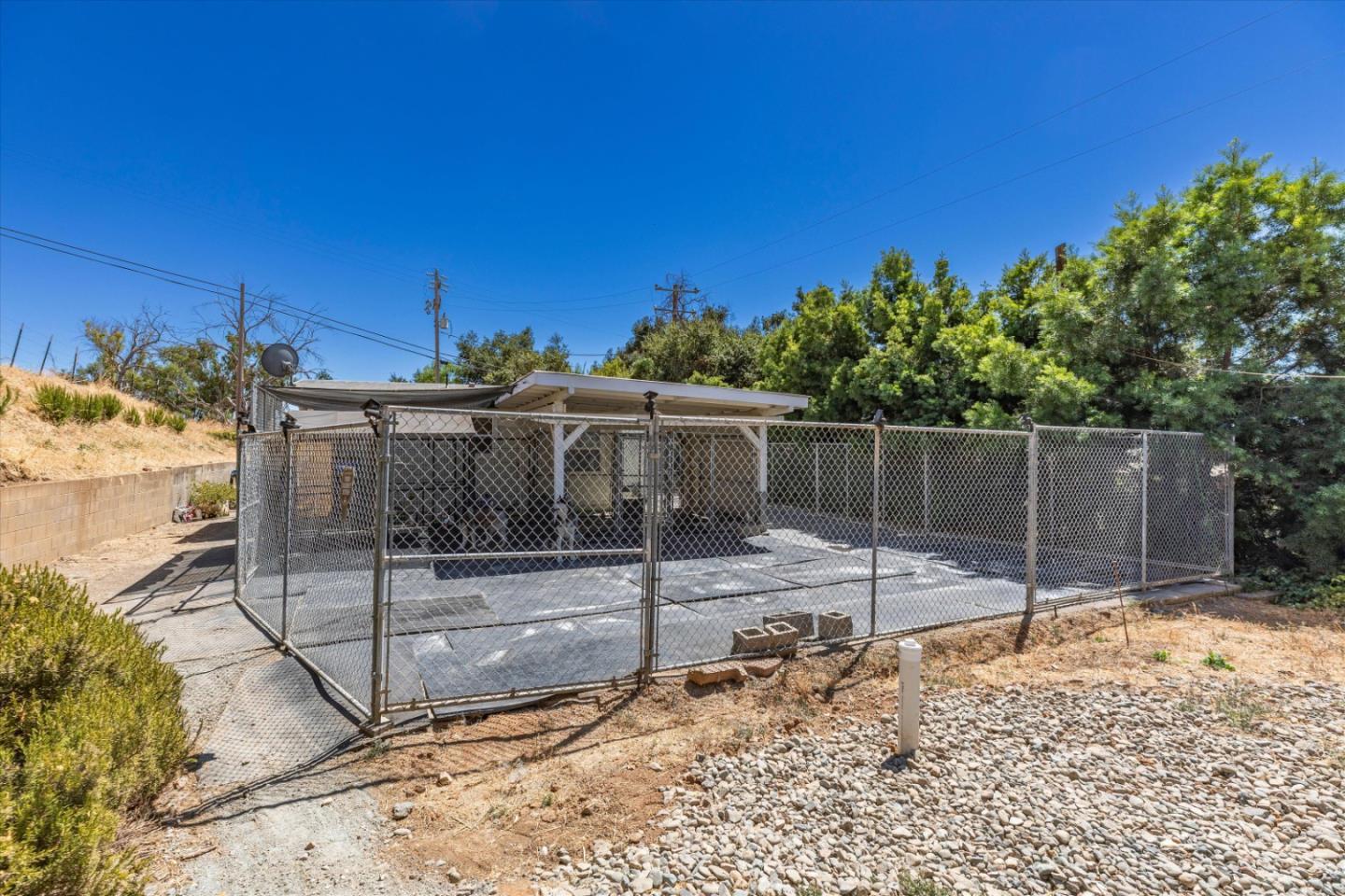 820 Comstock RD