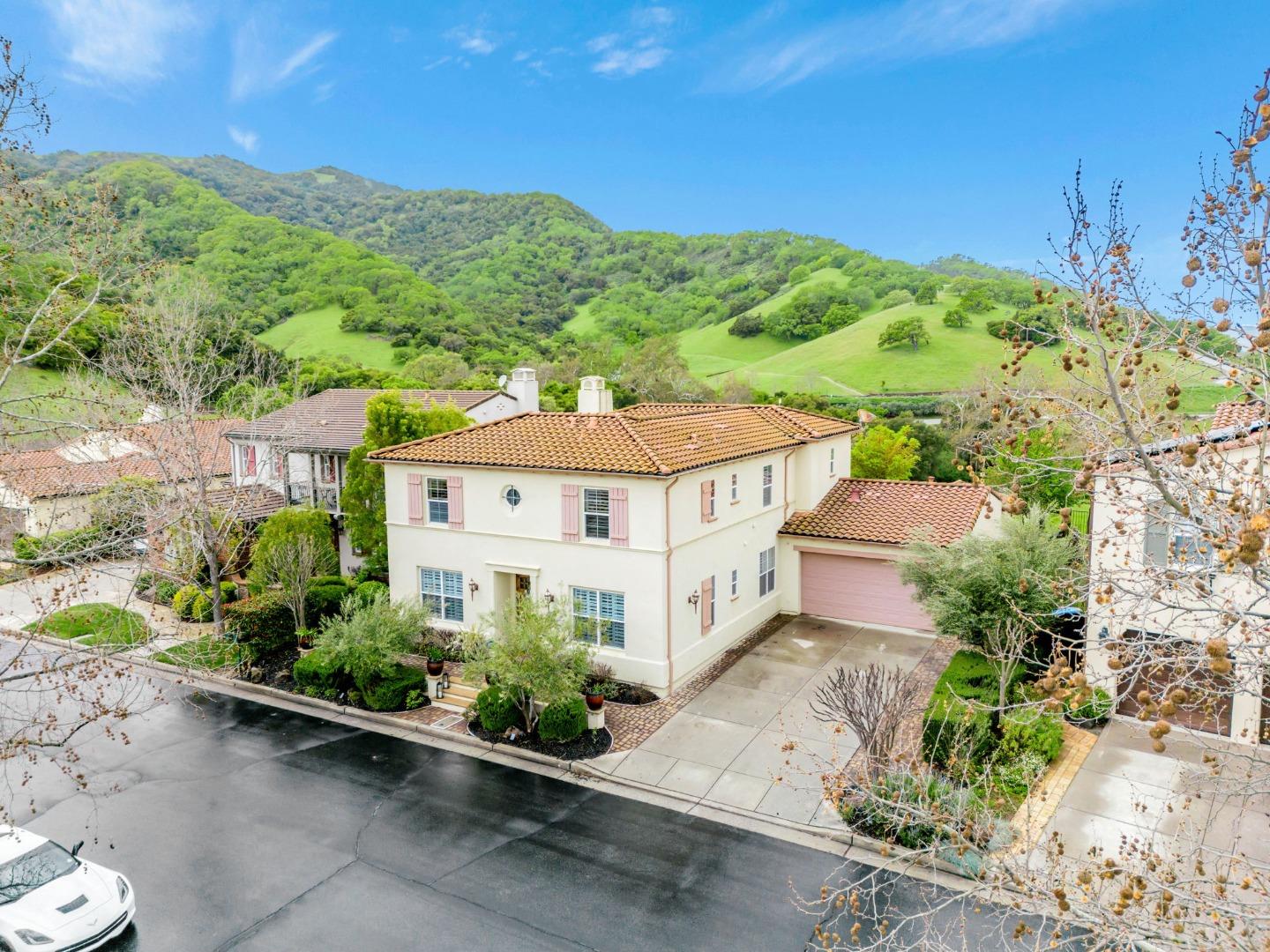 6050 Winged Foot Dr, Gilroy, CA 95020