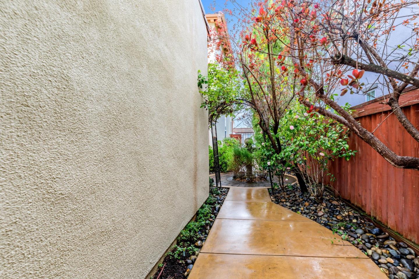 6050 Winged Foot Dr, Gilroy, CA 95020