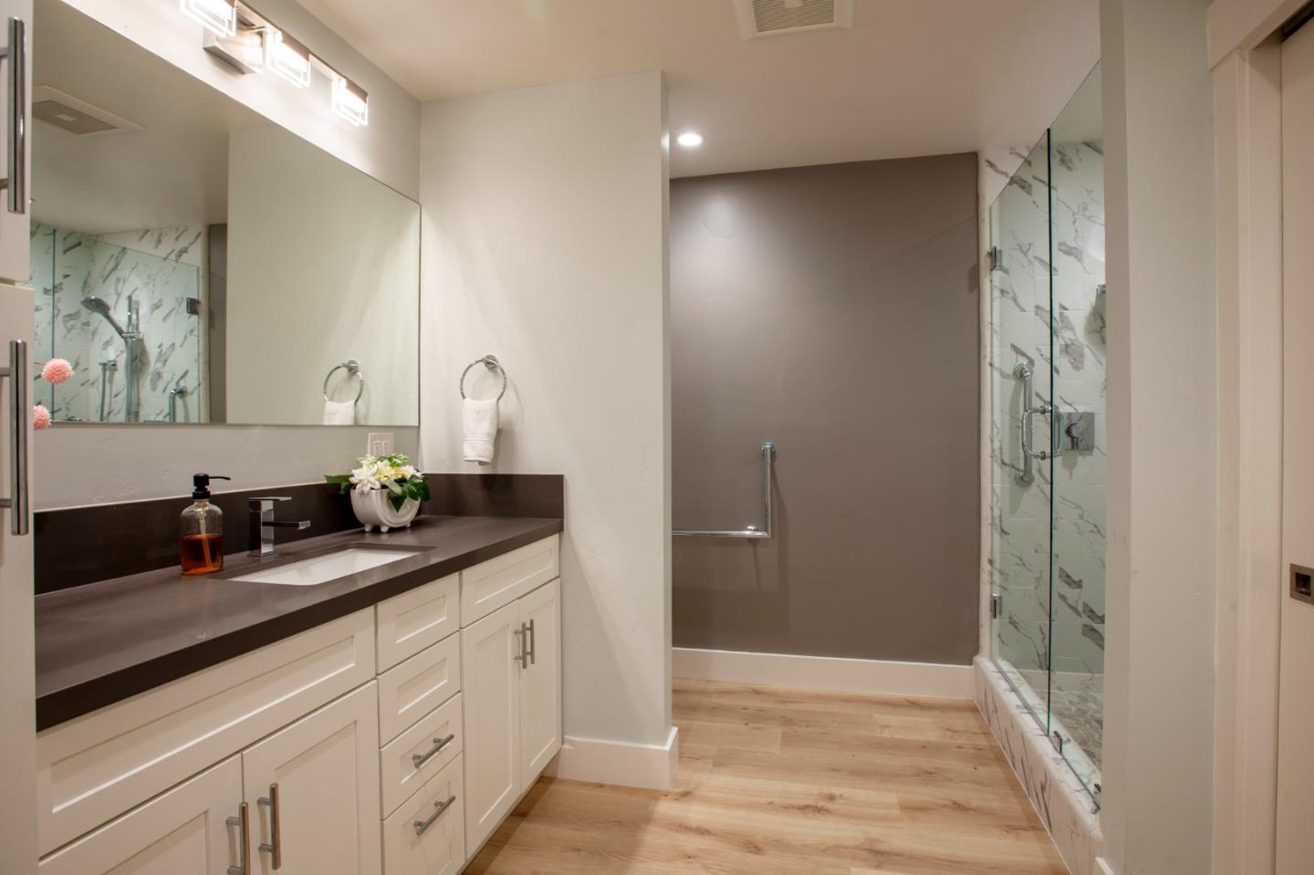 13945 Vista Regina