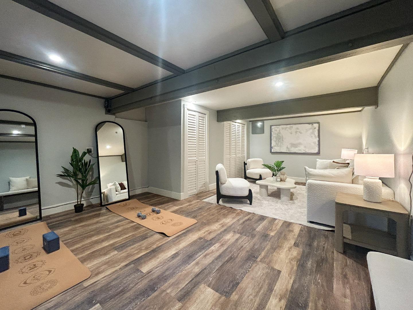13945 Vista Regina