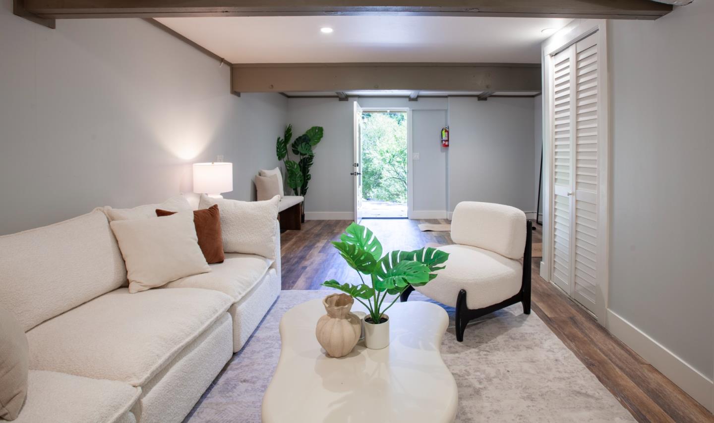 13945 Vista Regina