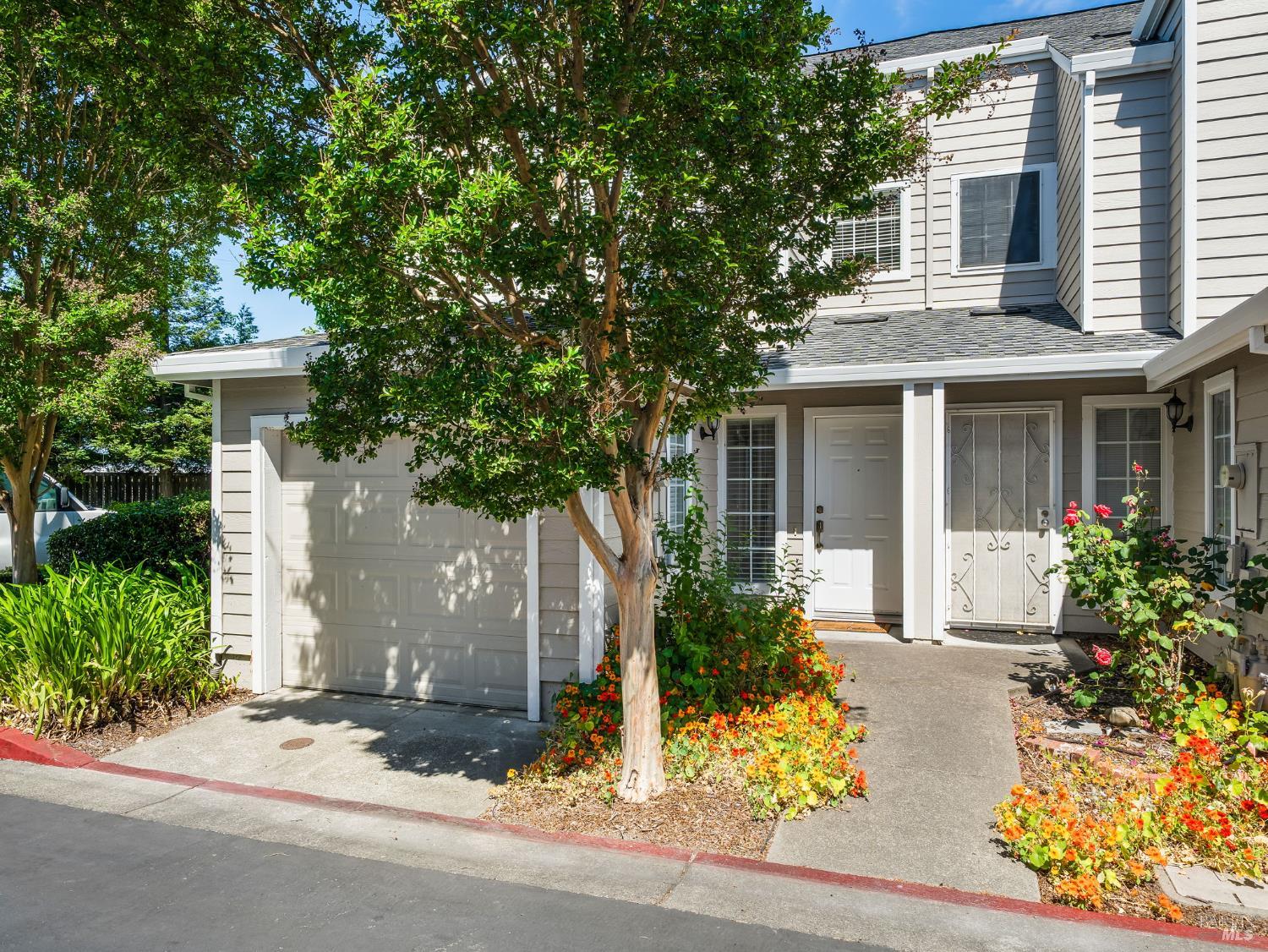 751 W Jasmine Cir