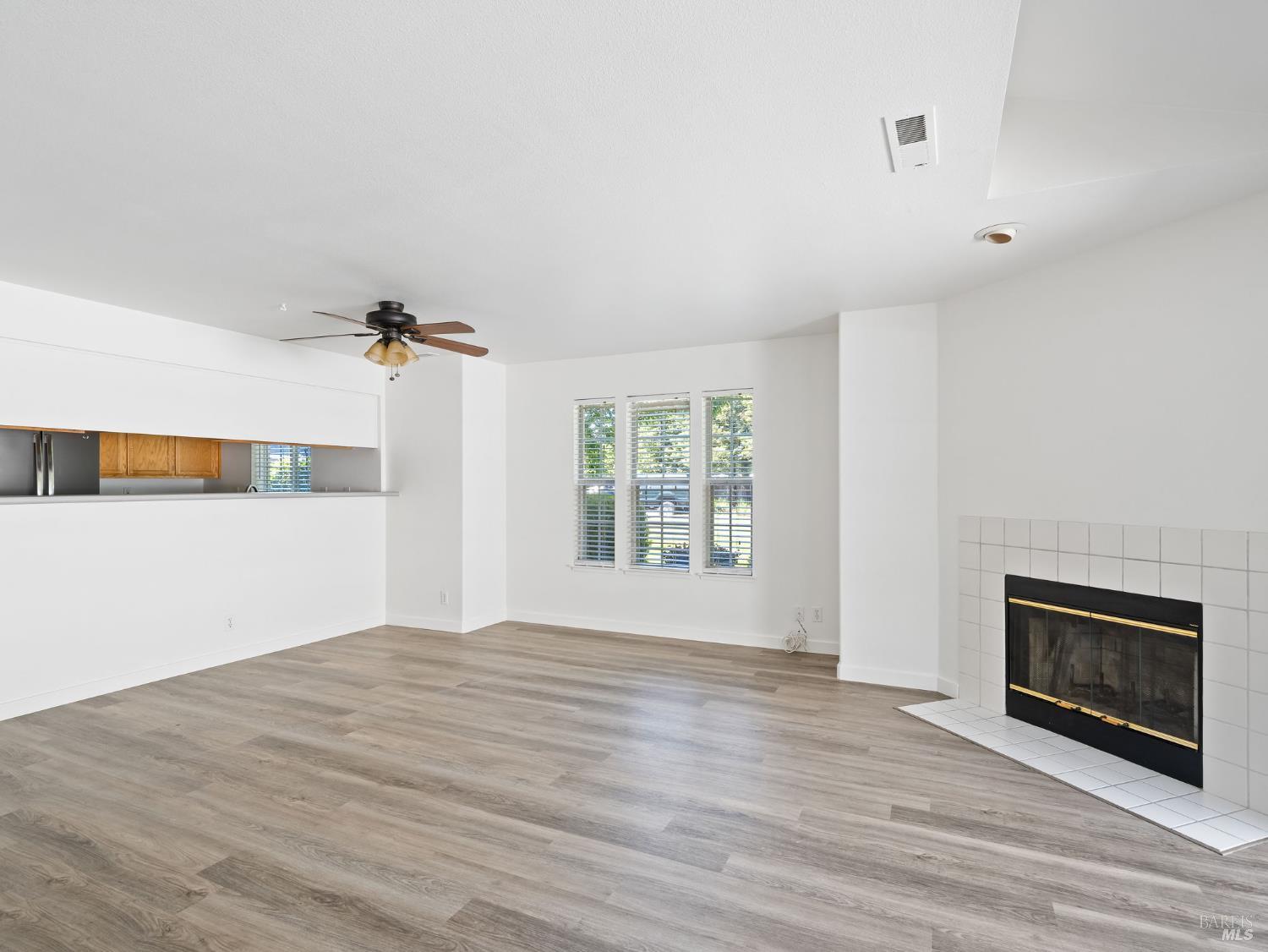 751 W Jasmine Cir