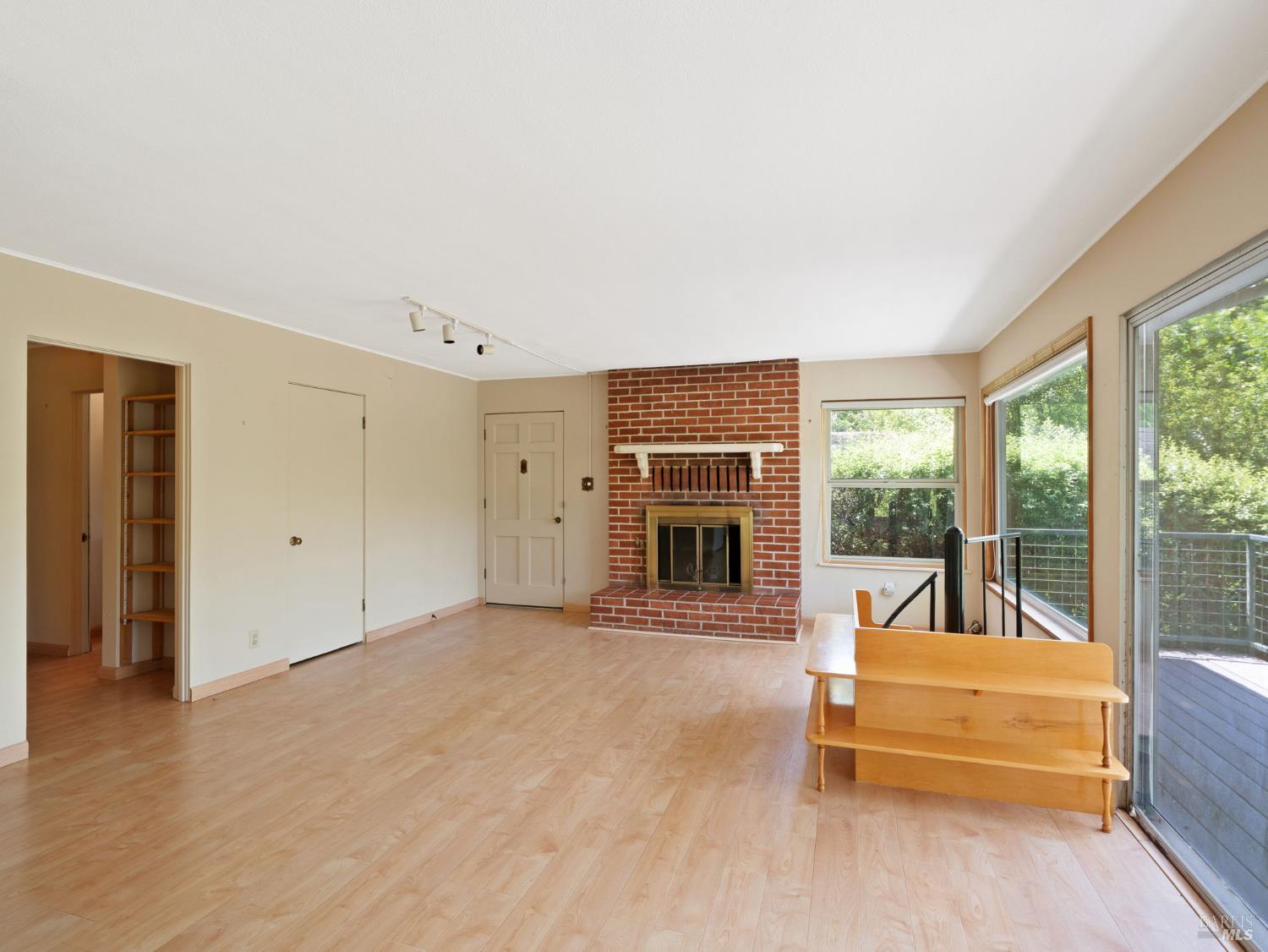 2241 N Fitch Mountain Rd